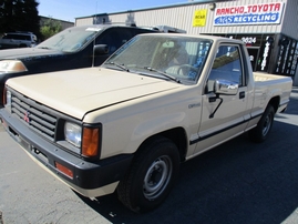 1988  MITSUBISHI MIGHTY MAX BEIGE 4CYL AT SHORT BED 153719